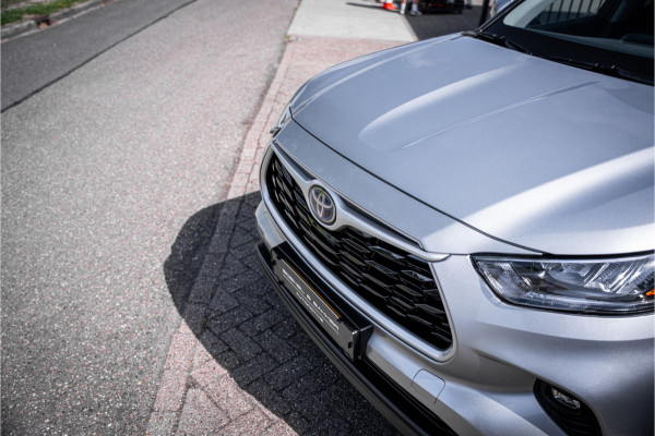 Toyota highlander 2.5 AWD Hybrid Business ** Leder ** Trekhaak ** 7-persoons!! 2.000kg trekgewicht!!