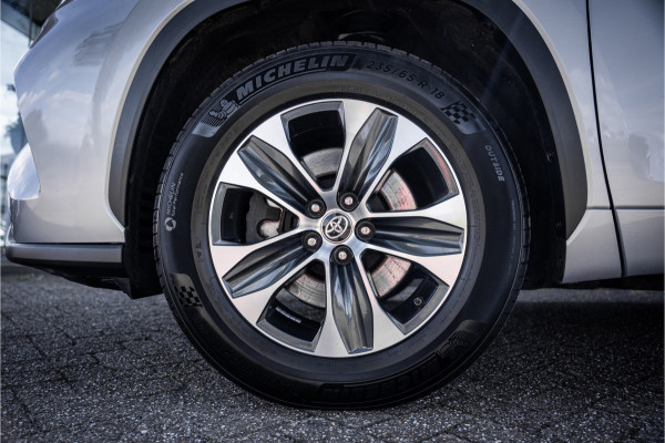 Toyota highlander 2.5 AWD Hybrid Business ** Leder ** Trekhaak ** 7-persoons!! 2.000kg trekgewicht!!