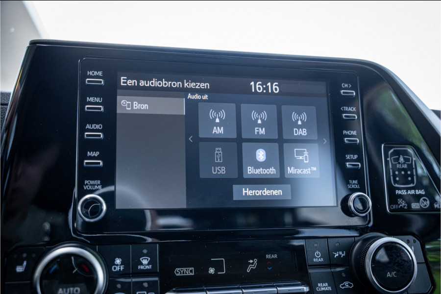 Toyota highlander 2.5 AWD Hybrid Business ** Leder ** Trekhaak ** 7-persoons!! 2.000kg trekgewicht!!