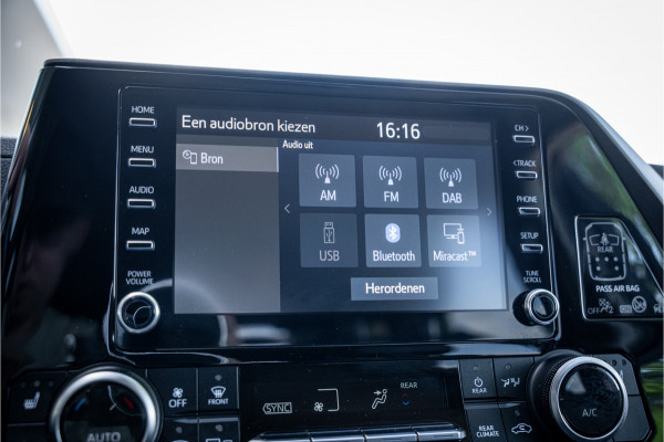 Toyota highlander 2.5 AWD Hybrid Business ** Leder ** Trekhaak ** 7-persoons!! 2.000kg trekgewicht!!