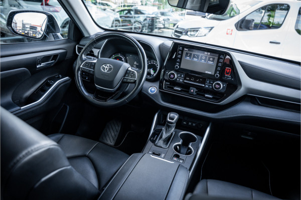 Toyota highlander 2.5 AWD Hybrid Business ** Leder ** Trekhaak ** 7-persoons!! 2.000kg trekgewicht!!
