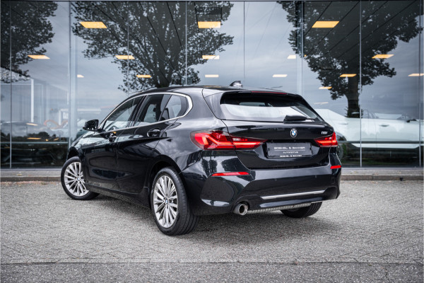 BMW 1-serie 118i Business Edition Plus ** Automaat ** Leder ** Carplay ** Stoelverwarming Alarm klasse 3 ** NL auto ** NAP!!