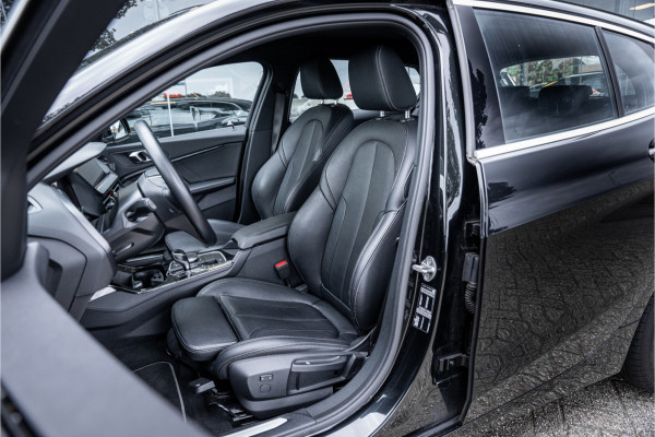 BMW 1-serie 118i Business Edition Plus ** Automaat ** Leder ** Carplay ** Stoelverwarming Alarm klasse 3 ** NL auto ** NAP!!