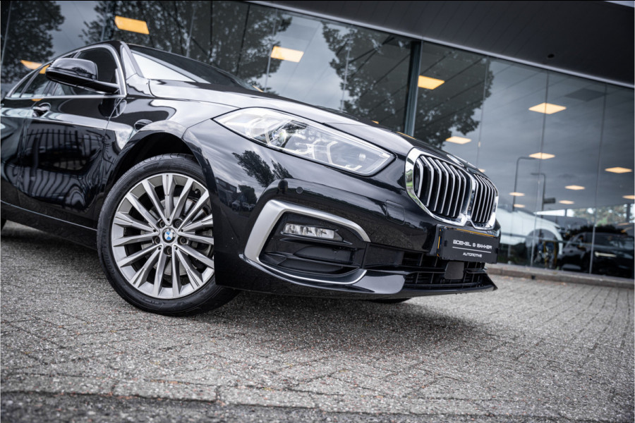 BMW 1-serie 118i Business Edition Plus ** Automaat ** Leder ** Carplay ** Stoelverwarming Alarm klasse 3 ** NL auto ** NAP!!