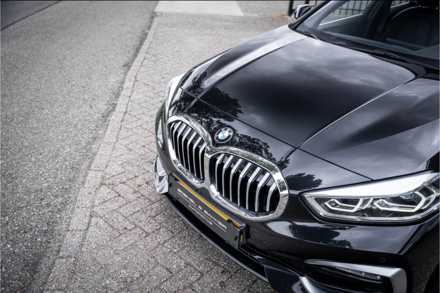 BMW 1-serie 118i Business Edition Plus ** Automaat ** Leder ** Carplay ** Stoelverwarming Alarm klasse 3 ** NL auto ** NAP!!