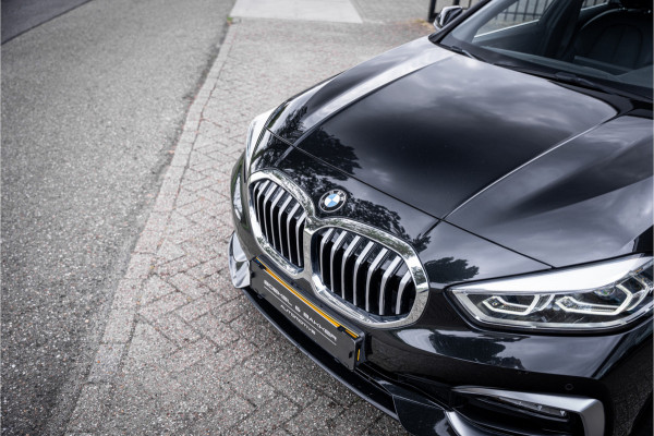 BMW 1-serie 118i Business Edition Plus ** Automaat ** Leder ** Carplay ** Stoelverwarming Alarm klasse 3 ** NL auto ** NAP!!