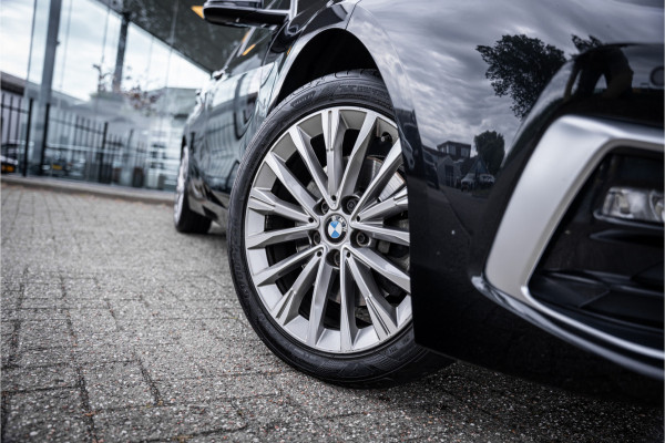 BMW 1-serie 118i Business Edition Plus ** Automaat ** Leder ** Carplay ** Stoelverwarming Alarm klasse 3 ** NL auto ** NAP!!