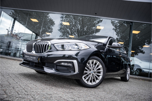 BMW 1-serie 118i Business Edition Plus ** Automaat ** Leder ** Carplay ** Stoelverwarming Alarm klasse 3 ** NL auto ** NAP!!