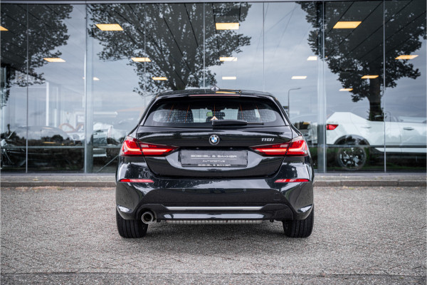 BMW 1-serie 118i Business Edition Plus ** Automaat ** Leder ** Carplay ** Stoelverwarming Alarm klasse 3 ** NL auto ** NAP!!