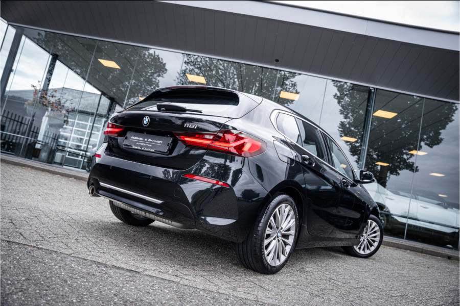 BMW 1-serie 118i Business Edition Plus ** Automaat ** Leder ** Carplay ** Stoelverwarming Alarm klasse 3 ** NL auto ** NAP!!