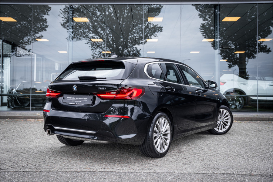 BMW 1-serie 118i Business Edition Plus ** Automaat ** Leder ** Carplay ** Stoelverwarming Alarm klasse 3 ** NL auto ** NAP!!