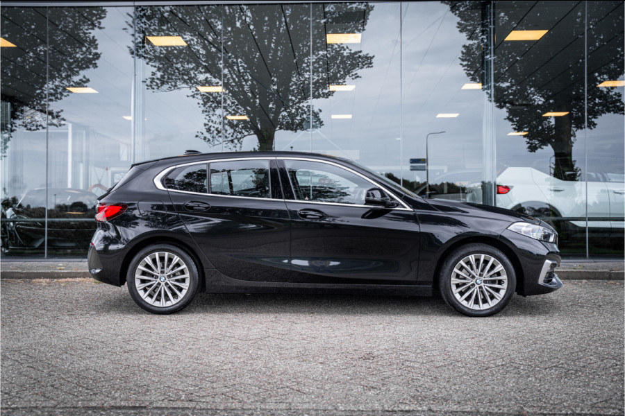 BMW 1-serie 118i Business Edition Plus ** Automaat ** Leder ** Carplay ** Stoelverwarming Alarm klasse 3 ** NL auto ** NAP!!
