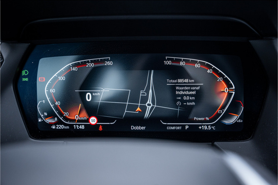 BMW 1-serie 118i Business Edition Plus ** Automaat ** Leder ** Carplay ** Stoelverwarming Alarm klasse 3 ** NL auto ** NAP!!