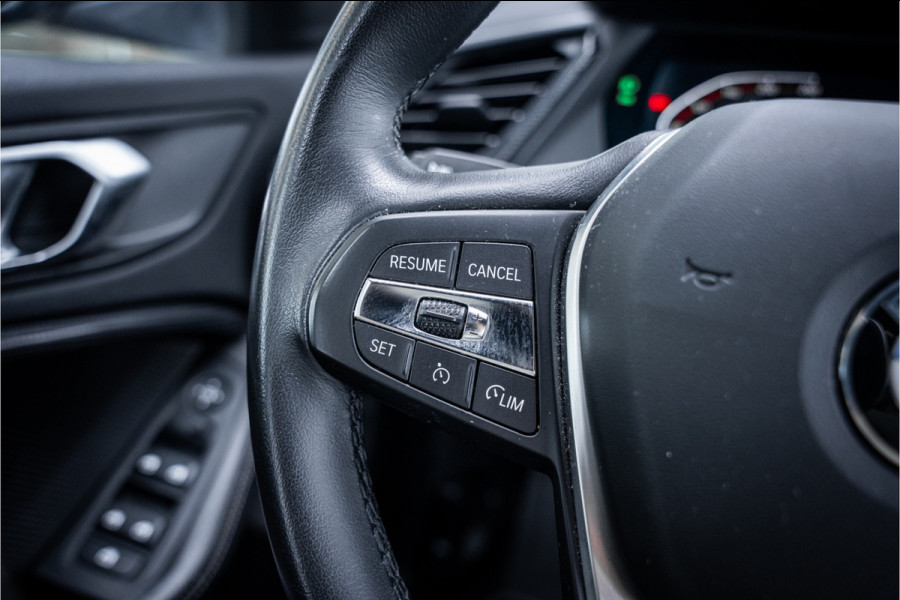BMW 1-serie 118i Business Edition Plus ** Automaat ** Leder ** Carplay ** Stoelverwarming Alarm klasse 3 ** NL auto ** NAP!!