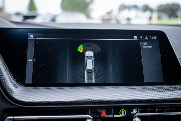 BMW 1-serie 118i Business Edition Plus ** Automaat ** Leder ** Carplay ** Stoelverwarming Alarm klasse 3 ** NL auto ** NAP!!