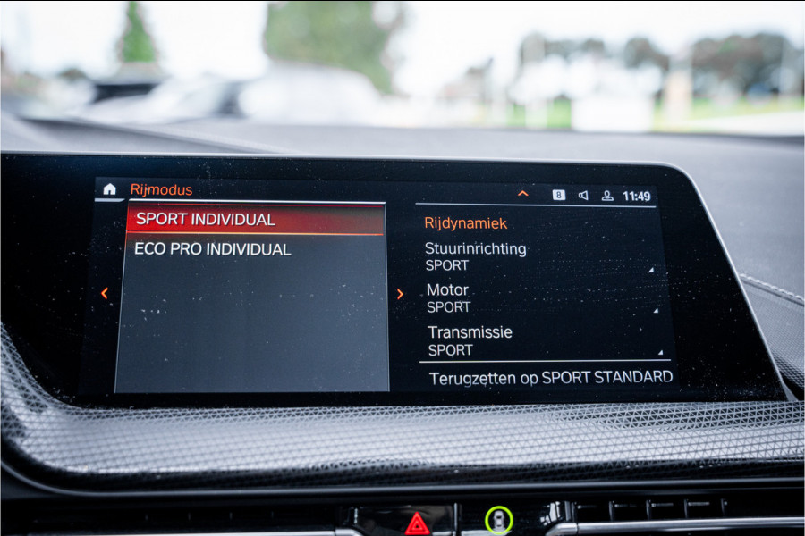 BMW 1-serie 118i Business Edition Plus ** Automaat ** Leder ** Carplay ** Stoelverwarming Alarm klasse 3 ** NL auto ** NAP!!