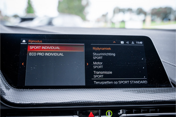 BMW 1-serie 118i Business Edition Plus ** Automaat ** Leder ** Carplay ** Stoelverwarming Alarm klasse 3 ** NL auto ** NAP!!