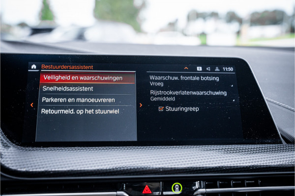 BMW 1-serie 118i Business Edition Plus ** Automaat ** Leder ** Carplay ** Stoelverwarming Alarm klasse 3 ** NL auto ** NAP!!