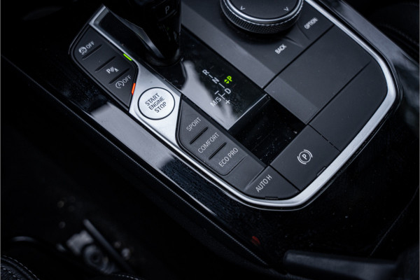BMW 1-serie 118i Business Edition Plus ** Automaat ** Leder ** Carplay ** Stoelverwarming Alarm klasse 3 ** NL auto ** NAP!!