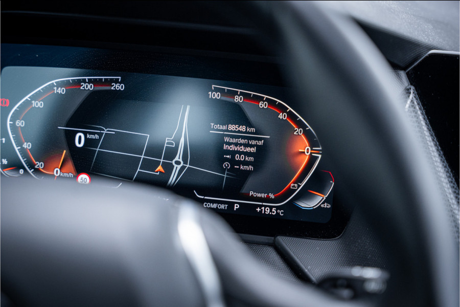 BMW 1-serie 118i Business Edition Plus ** Automaat ** Leder ** Carplay ** Stoelverwarming Alarm klasse 3 ** NL auto ** NAP!!