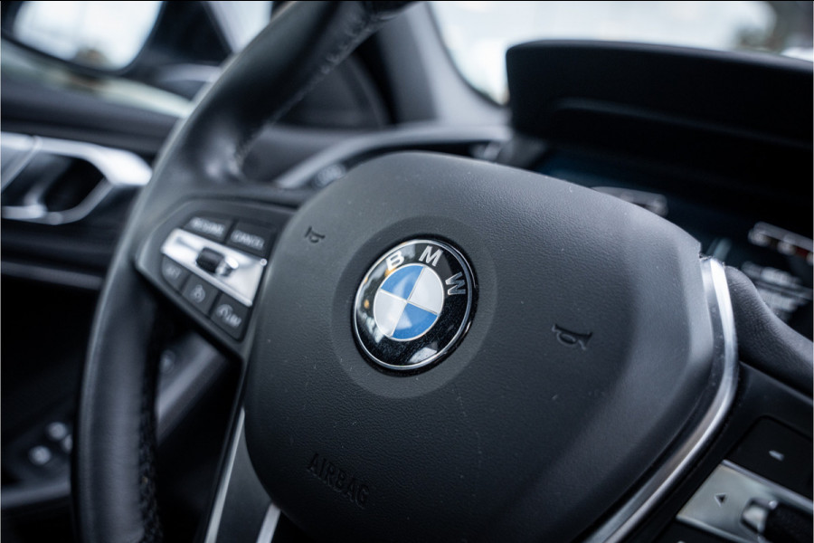 BMW 1-serie 118i Business Edition Plus ** Automaat ** Leder ** Carplay ** Stoelverwarming Alarm klasse 3 ** NL auto ** NAP!!