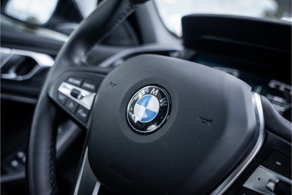 BMW 1-serie 118i Business Edition Plus ** Automaat ** Leder ** Carplay ** Stoelverwarming Alarm klasse 3 ** NL auto ** NAP!!