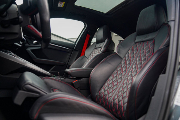 Audi S3 Limousine 2.0 TFSI S3 Quattro | Massage stoelen | Virtual | RS Zetels | Panorama | Bang&Olufsen | Adpatieve cruise | HuD |