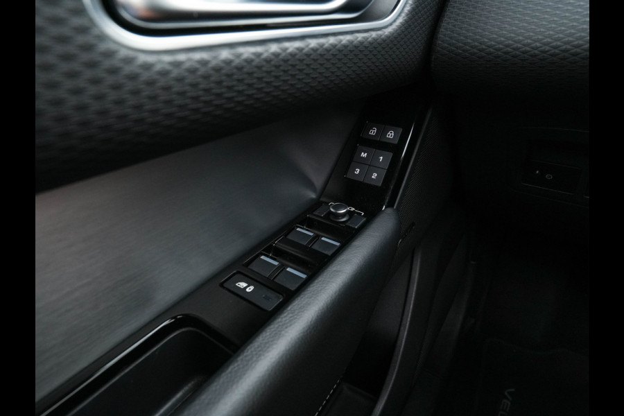Land Rover Range Rover Velar 3.0 D300 R-Dynamic SE Mild-Hybrid (INCL-BTW) Aut. *PANO | LEATHER-ALCANTARA | FULL-LED | MEMORY-PACK |  DIGI-COCKPIT | KEYLESS | HEATED-COMFORTSEATS | PRIVACY-GLASS | SHIFTPADDLES | TOPVIEW | NAVI-FULLMAP | HEAD-UP | ...