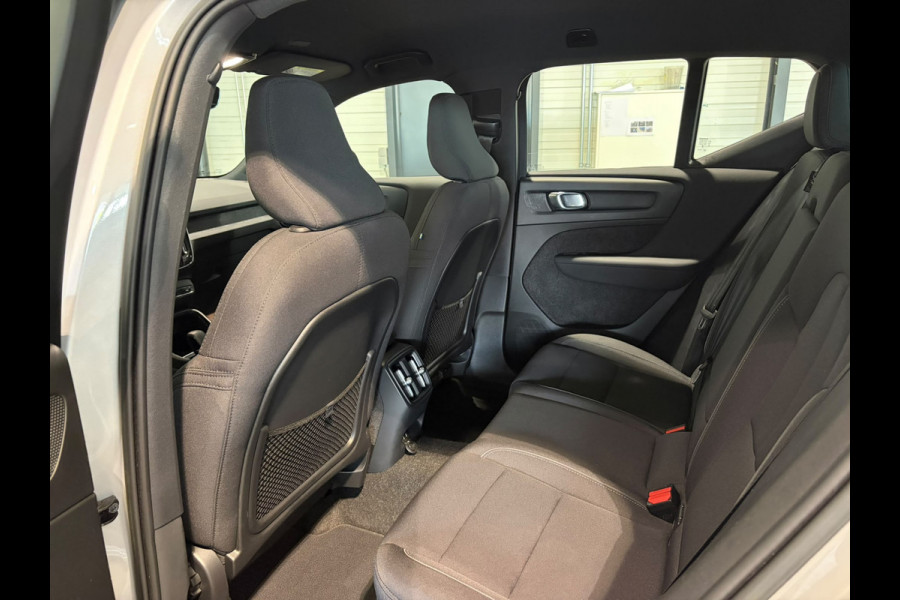 Volvo XC40 Recharge 69 kWh Stoelverwarming Parkeercamera Warmtepomp 231pk