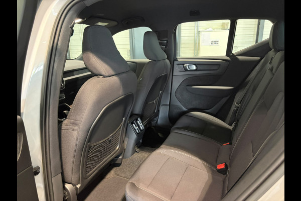 Volvo XC40 Recharge 69 kWh Stoelverwarming Parkeercamera Warmtepomp 231pk