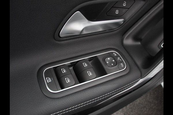 Mercedes-Benz CLA-Klasse Shooting Brake 200 Progressive Premium Climate control Parkeersensoren Achteruitrij camera verwarmde voorstoelen Navigatie Cruise control Lane assist LED