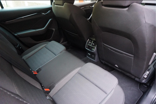 Škoda Octavia Combi 1.0 e-TSI Sport Business | Sfeerverlichting | Virtual cockpit | Cruise + Lane | Apple/ Android | BTW