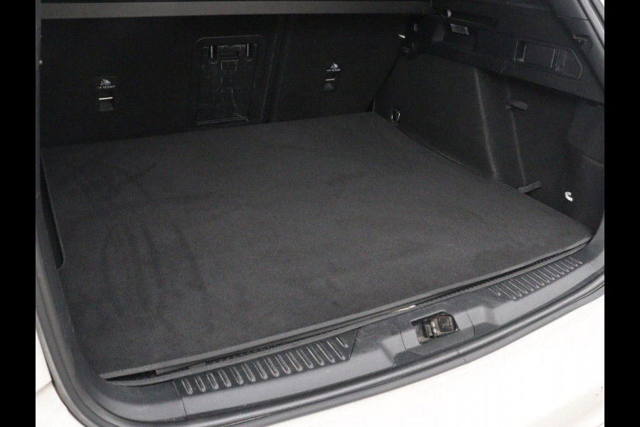 Ford FOCUS Wagon 1.5 EcoBoost ST Line X Business | Virtual | Cruise control | Lane assist | Camera | DAB | Climate control | Elektrische kofferklep | Navigatie | Bluetooth | Carplay