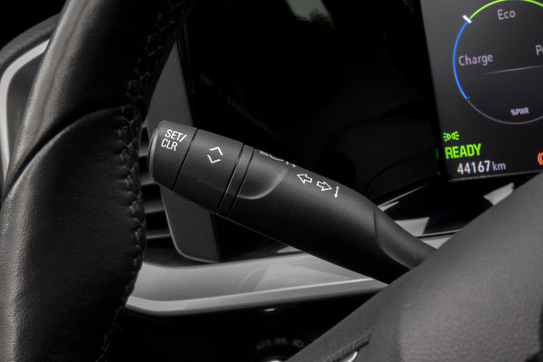 Opel Mokka Electric Ultimate 50-kWh | ACC | LEDEREN BEKLEDING | STOELVERWARMING | APPLE CARPLAY / ANDROID AUTO