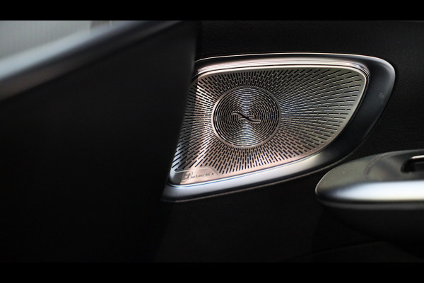 Mercedes-Benz C-Klasse 300 e AMG 63 Look / Head Up / 360 Camera / Acc / Lane Assist / BURMESTER / Elek Stoelen / Memory / Pano
