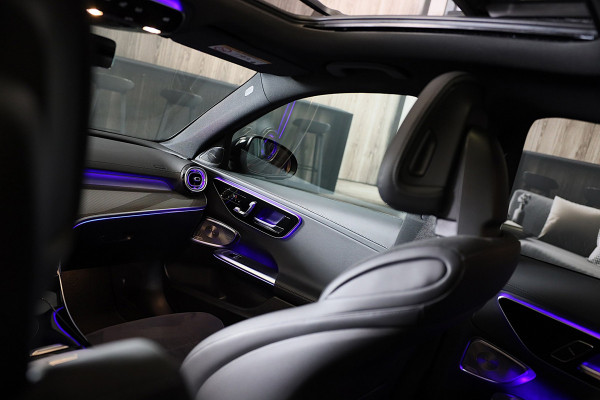 Mercedes-Benz C-Klasse 300 e AMG 63 Look / Head Up / 360 Camera / Acc / Lane Assist / BURMESTER / Elek Stoelen / Memory / Pano