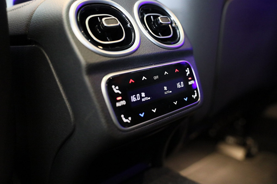 Mercedes-Benz C-Klasse 300 e AMG 63 Look / Head Up / 360 Camera / Acc / Lane Assist / BURMESTER / Elek Stoelen / Memory / Pano