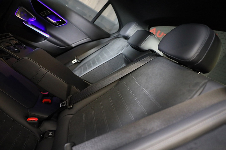Mercedes-Benz C-Klasse 300 e AMG 63 Look / Head Up / 360 Camera / Acc / Lane Assist / BURMESTER / Elek Stoelen / Memory / Pano