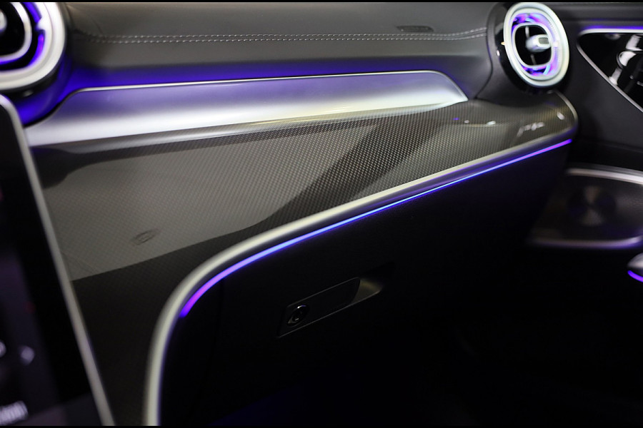 Mercedes-Benz C-Klasse 300 e AMG 63 Look / Head Up / 360 Camera / Acc / Lane Assist / BURMESTER / Elek Stoelen / Memory / Pano