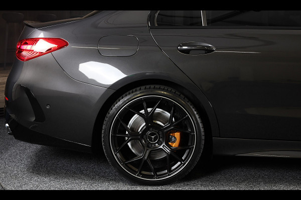 Mercedes-Benz C-Klasse 300 e AMG 63 Look / Head Up / 360 Camera / Acc / Lane Assist / BURMESTER / Elek Stoelen / Memory / Pano