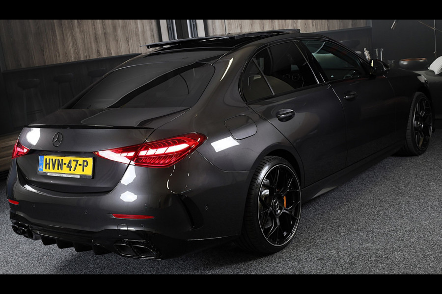 Mercedes-Benz C-Klasse 300 e AMG 63 Look / Head Up / 360 Camera / Acc / Lane Assist / BURMESTER / Elek Stoelen / Memory / Pano