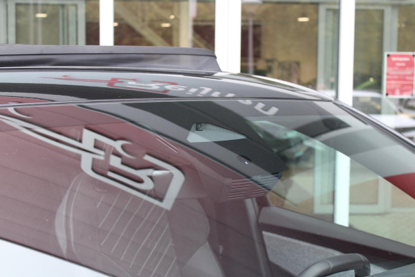 Peugeot 3008 1.2 Hybrid 145PK AUTOMAAT GT | PANORAMA SCHUIF/KANTEL DAK MET CLEAN CABIN | 360° VISION & DRIVE ASSIST PLUS PACK: ANTI DIEFSTAL ALARM MET SUPERVERGRENDELING/VISEOPARK 360° HD CAMERA'S/BUITENSPIEGELS MET KANTELFUNCTIE/DRIVE ASSIST 2.0 (SEMI AUTONOOM RIJDEN)/LANE POSITIONING ASSIST/SEMI AUTOMATED LANE CHANGE ASSIST/REAR CROSS TRAFFIC ALERT/DODEHOEK DETECTIE | ALCANTARA EXECUTIVE INTERIOR: BEKLEDING ALCANTARA/KUNSTLEDER AFGEWERKT MET STIKSELS/AGR BESTUUDERSSTOEL EN PASSAGIERSSTOEL ELEKTRISCH VERSTELBAAR MET GEHEUGENFUNCTIE OP DE BESTUUDERSSTOEL/VERWARMBARE VOORSTOELEN MET