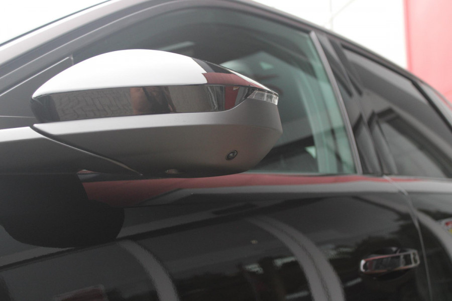 Peugeot 3008 1.2 Hybrid 145PK AUTOMAAT GT | PANORAMA SCHUIF/KANTEL DAK MET CLEAN CABIN | 360° VISION & DRIVE ASSIST PLUS PACK: ANTI DIEFSTAL ALARM MET SUPERVERGRENDELING/VISEOPARK 360° HD CAMERA'S/BUITENSPIEGELS MET KANTELFUNCTIE/DRIVE ASSIST 2.0 (SEMI AUTONOOM RIJDEN)/LANE POSITIONING ASSIST/SEMI AUTOMATED LANE CHANGE ASSIST/REAR CROSS TRAFFIC ALERT/DODEHOEK DETECTIE | ALCANTARA EXECUTIVE INTERIOR: BEKLEDING ALCANTARA/KUNSTLEDER AFGEWERKT MET STIKSELS/AGR BESTUUDERSSTOEL EN PASSAGIERSSTOEL ELEKTRISCH VERSTELBAAR MET GEHEUGENFUNCTIE OP DE BESTUUDERSSTOEL/VERWARMBARE VOORSTOELEN MET