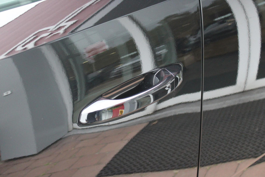 Peugeot 3008 1.2 Hybrid 145PK AUTOMAAT GT | PANORAMA SCHUIF/KANTEL DAK MET CLEAN CABIN | 360° VISION & DRIVE ASSIST PLUS PACK: ANTI DIEFSTAL ALARM MET SUPERVERGRENDELING/VISEOPARK 360° HD CAMERA'S/BUITENSPIEGELS MET KANTELFUNCTIE/DRIVE ASSIST 2.0 (SEMI AUTONOOM RIJDEN)/LANE POSITIONING ASSIST/SEMI AUTOMATED LANE CHANGE ASSIST/REAR CROSS TRAFFIC ALERT/DODEHOEK DETECTIE | ALCANTARA EXECUTIVE INTERIOR: BEKLEDING ALCANTARA/KUNSTLEDER AFGEWERKT MET STIKSELS/AGR BESTUUDERSSTOEL EN PASSAGIERSSTOEL ELEKTRISCH VERSTELBAAR MET GEHEUGENFUNCTIE OP DE BESTUUDERSSTOEL/VERWARMBARE VOORSTOELEN MET