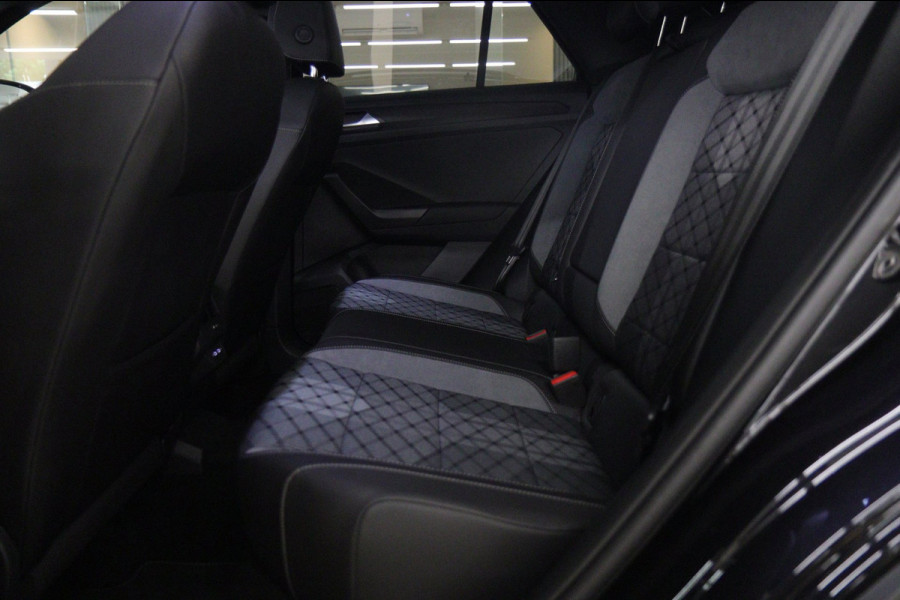 Volkswagen T-Roc 1.5 TSI R-Line 3X R-LINE/PANO/IQ/CARPLAY/CAM/KEYLES/VOL