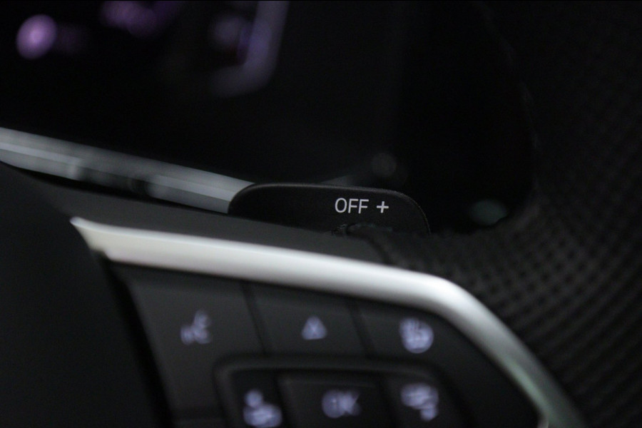 Volkswagen T-Roc 1.5 TSI R-Line 3X R-LINE/PANO/IQ/CARPLAY/CAM/KEYLES/VOL