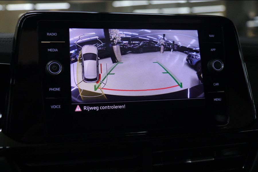 Volkswagen T-Roc 1.5 TSI R-Line 3X R-LINE/PANO/IQ/CARPLAY/CAM/KEYLES/VOL