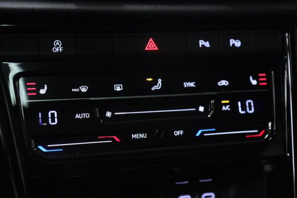 Volkswagen T-Roc 1.5 TSI R-Line 3X R-LINE/PANO/IQ/CARPLAY/CAM/KEYLES/VOL