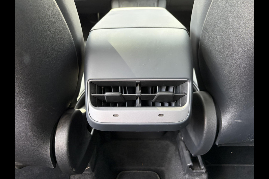 Tesla Model Y Long Range AWD 75 kWh SOH 95% | TESLA FABRIEKSGARANTIE TOT 2028/ 80.000KM! | FABRIEKSGARANTIE OP ACCU & AANDRIJFLIJN TOT 2032 OF 192.000 KM | BTW VERREKENBAAR