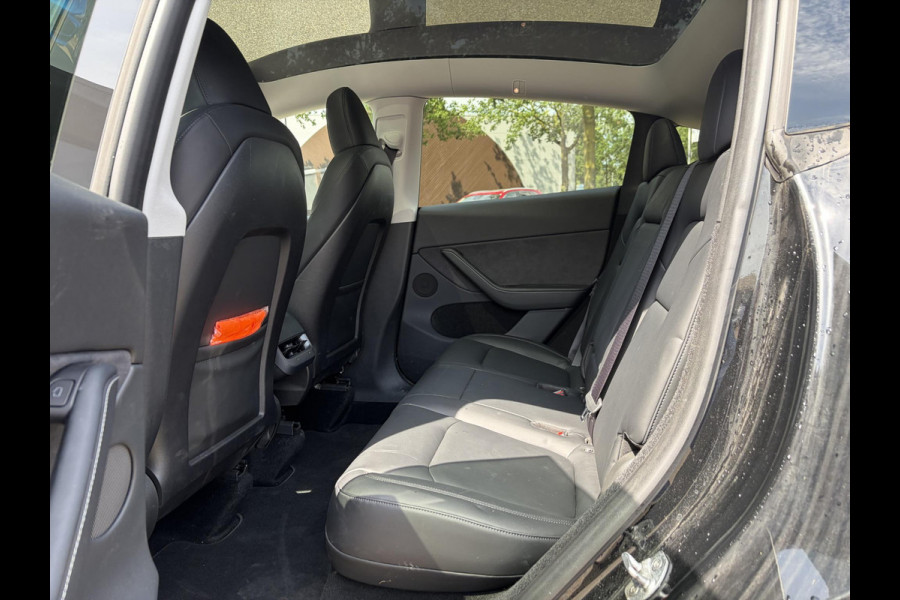 Tesla Model Y Long Range AWD 75 kWh SOH 95% | TESLA FABRIEKSGARANTIE TOT 2028/ 80.000KM! | FABRIEKSGARANTIE OP ACCU & AANDRIJFLIJN TOT 2032 OF 192.000 KM | BTW VERREKENBAAR